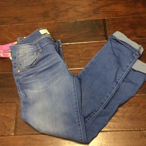 Stretchable Light blue ankle Jean